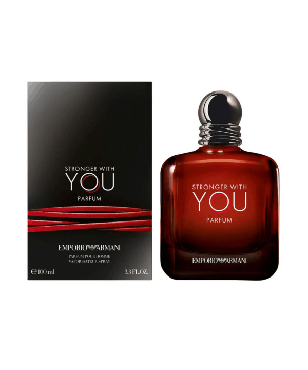 Perfume Emporio Armani Stronger With You Parfum 100ml. Frasco de vidrio ahumado en tonos oscuros con el tapón en tono metálico, un diseño clásico de la línea SWY.