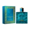 Perfume Versace Eros Eau de Parfum 100ml. Frasco rectangular de cristal azul turquesa con emblema de Medusa en relieve y tapón dorado. Fragancia masculina dulce y amaderada.